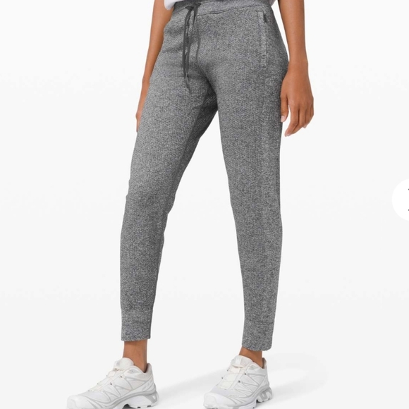 Lululemon jogger - Picture 3 of 16
